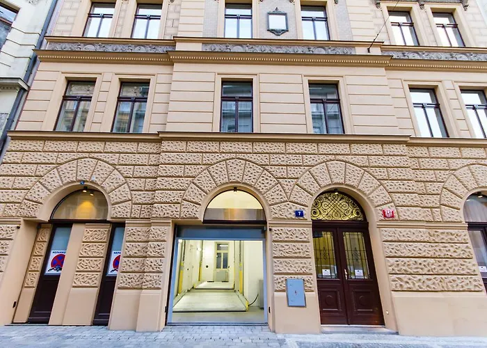 Glamour Excellent פראג