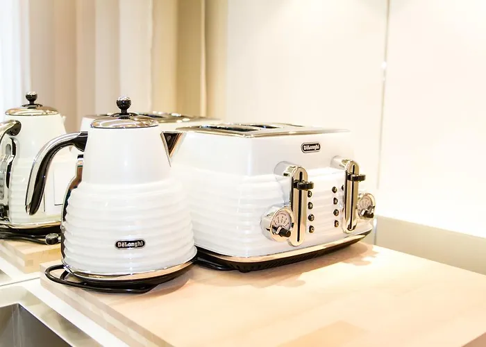 Glamour Excellent פראג