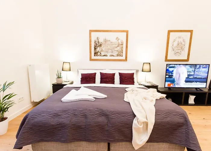 Glamour Excellent פראג